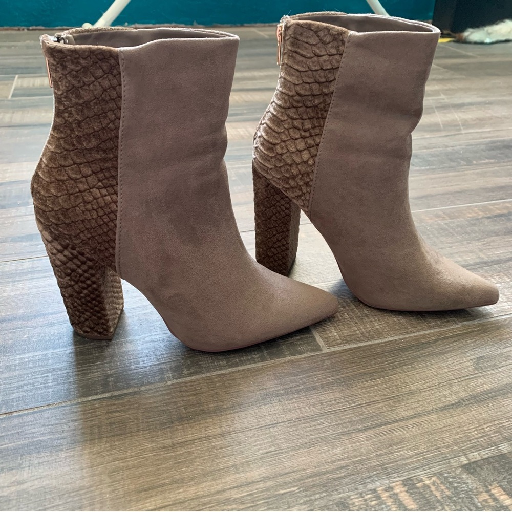 Shoedazzle Qimma Taupe Faux Suede Ankle Boots